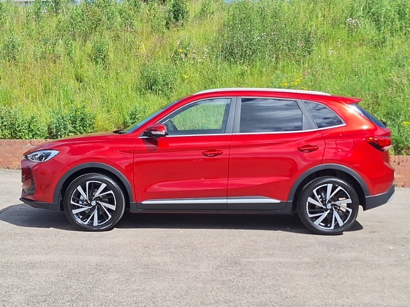 MG ZS 1.5 Hybrid Trophy Red #4