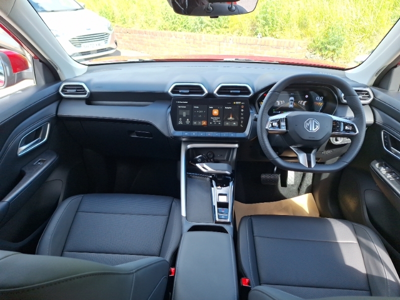 MG ZS 1.5 Hybrid Trophy Red #3