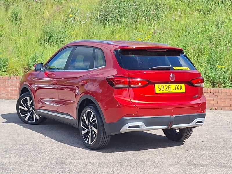 MG ZS 1.5 Hybrid Trophy Red #2