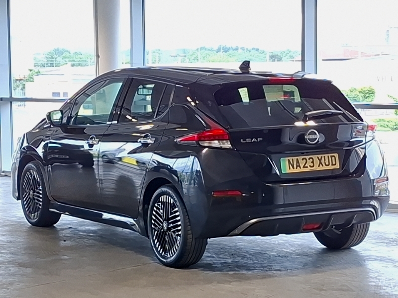 Nissan Leaf 110Kw N-connecta 39Kwh Black #2