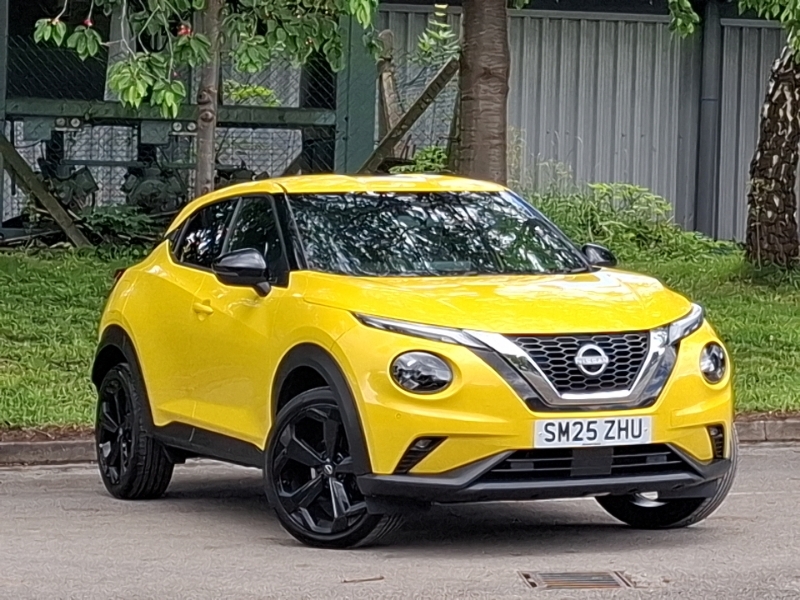Nissan Juke 1.0 Dig-t Tekna Yellow
