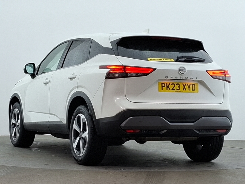 Nissan Qashqai 1.3 Dig-t Mh N-connecta White #2