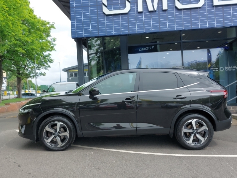 Nissan Qashqai 1.3 Dig-t Mh 158 N-connecta Xtronic Black #4