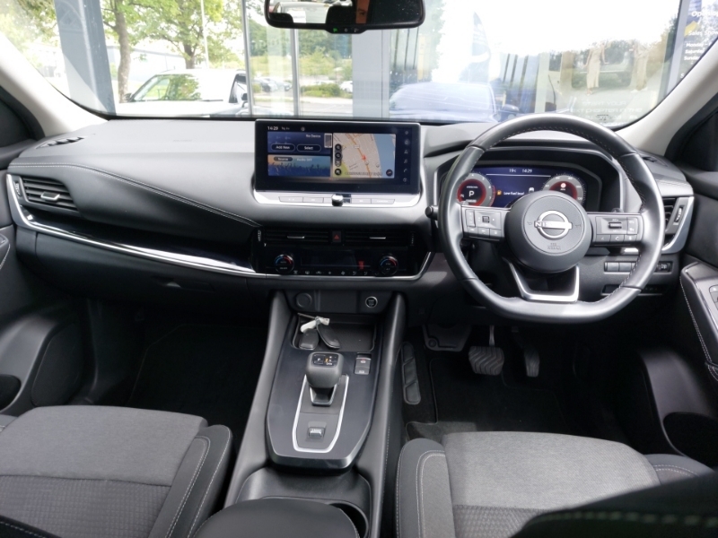 Nissan Qashqai 1.3 Dig-t Mh 158 N-connecta Xtronic Black #3