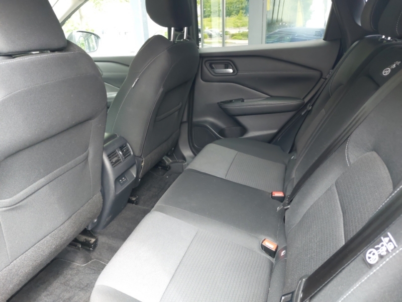 Nissan Qashqai 1.3 Dig-t Mh 158 N-connecta Xtronic Black #6