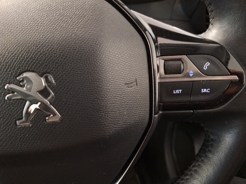 Peugeot 208 Active Yellow #13