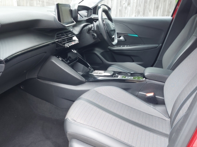 Peugeot 208 1.2 Puretech 100 Allure Premium Eat8 Red #5