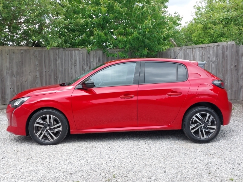 Peugeot 208 1.2 Puretech 100 Allure Premium Eat8 Red #4