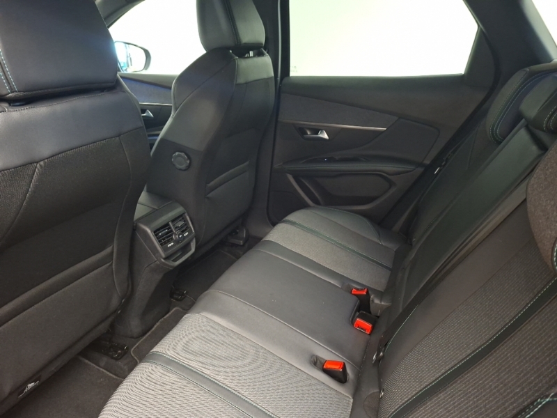 Peugeot 3008 1.5 Bluehdi Allure Premium Eat8 Black #6