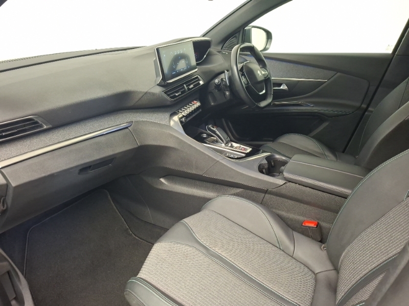 Peugeot 3008 1.5 Bluehdi Allure Premium Eat8 Black #5