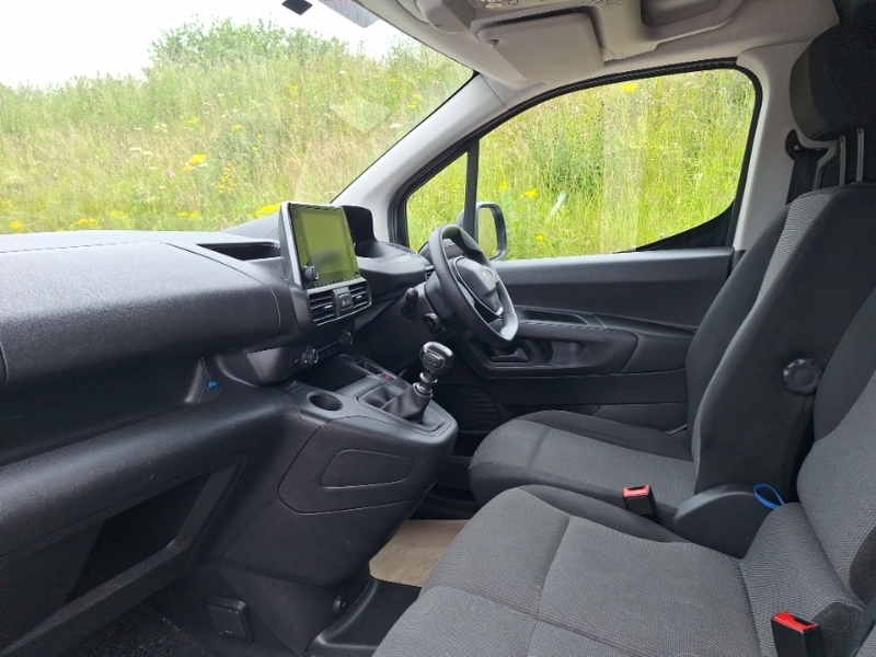 Peugeot Partner 1000 1.5 Bluehdi 100 Professional Prem Van 6 Spd BF22OFN White #5