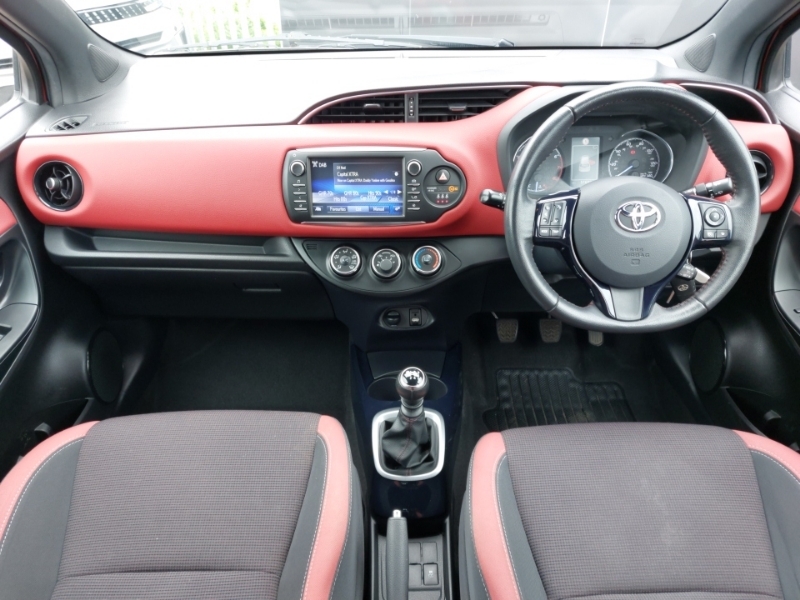 Toyota Yaris 1.5 Vvt-i Blue Bi-tone Red #3