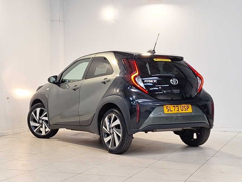 Toyota Aygo X 1.0 Vvt-i Edge Green #2