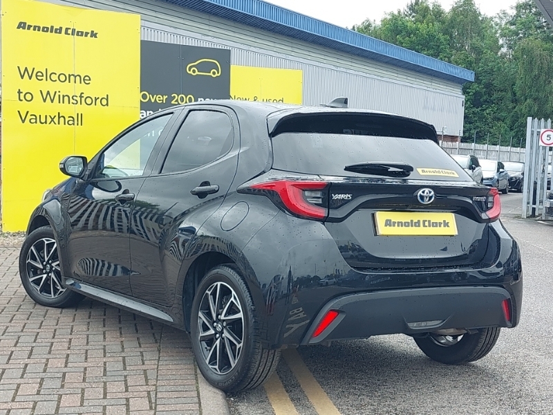 Toyota Yaris 1.5 Hybrid Design Cvt Black #2