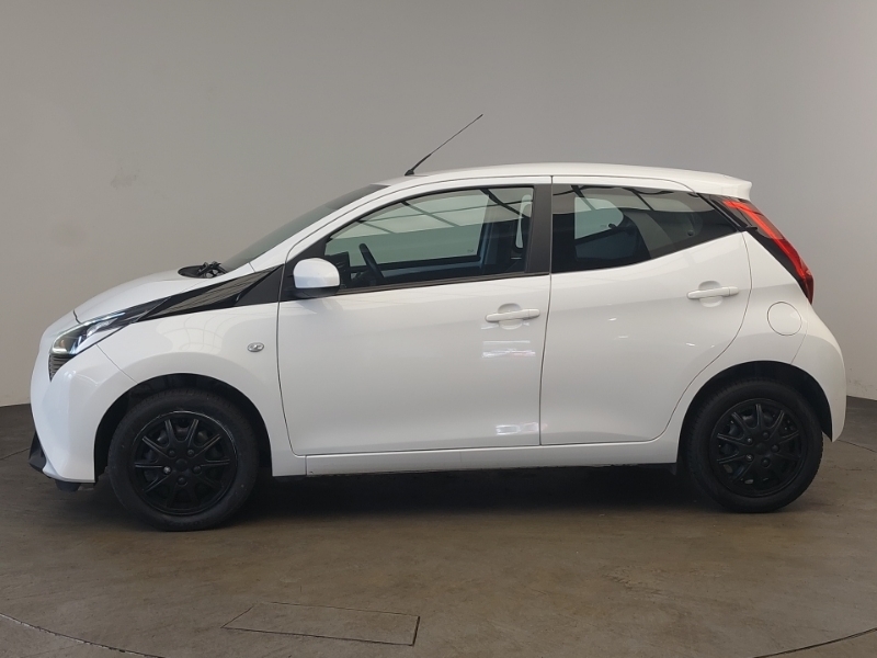 Toyota Aygo 1.0 Vvt-i X-play Tss X-shift White #4