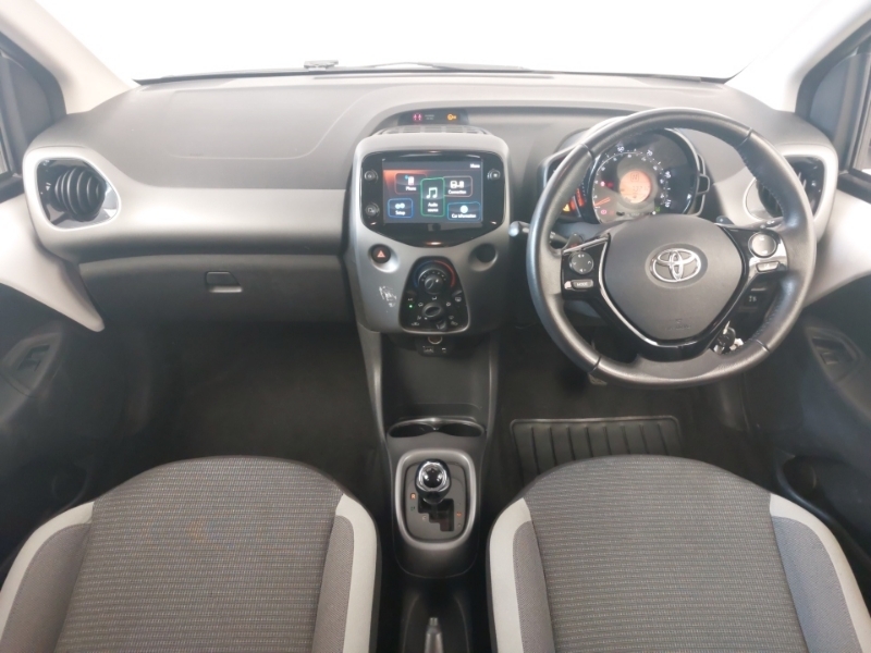 Toyota Aygo 1.0 Vvt-i X-play Tss X-shift White #3