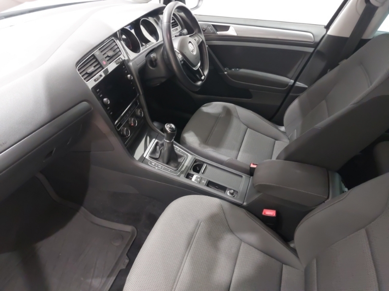 Volkswagen Golf 1.6 Tdi Match Black #5