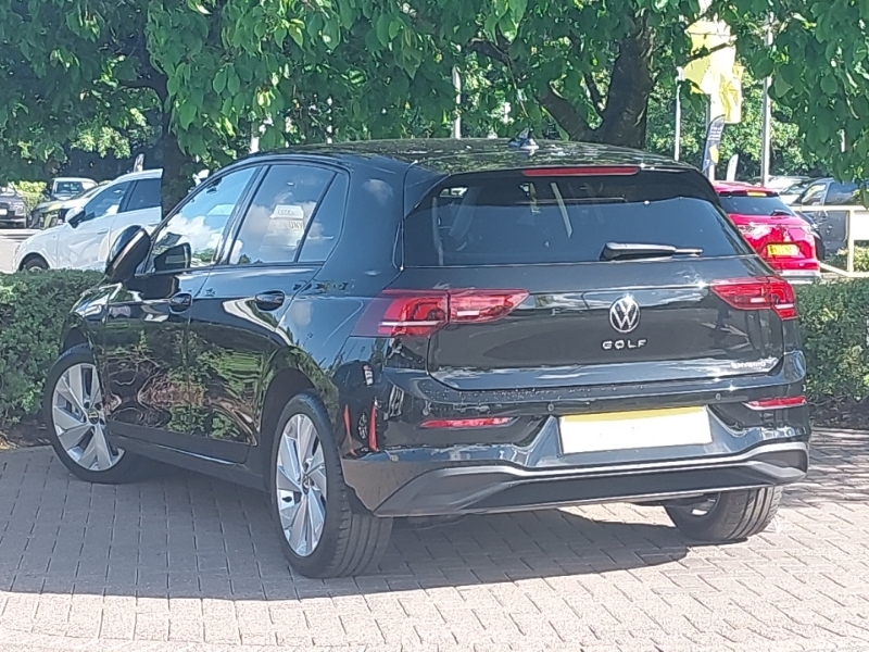 Volkswagen Golf 1.5 Tsi 204 Match Ehybrid Dsg Black #2