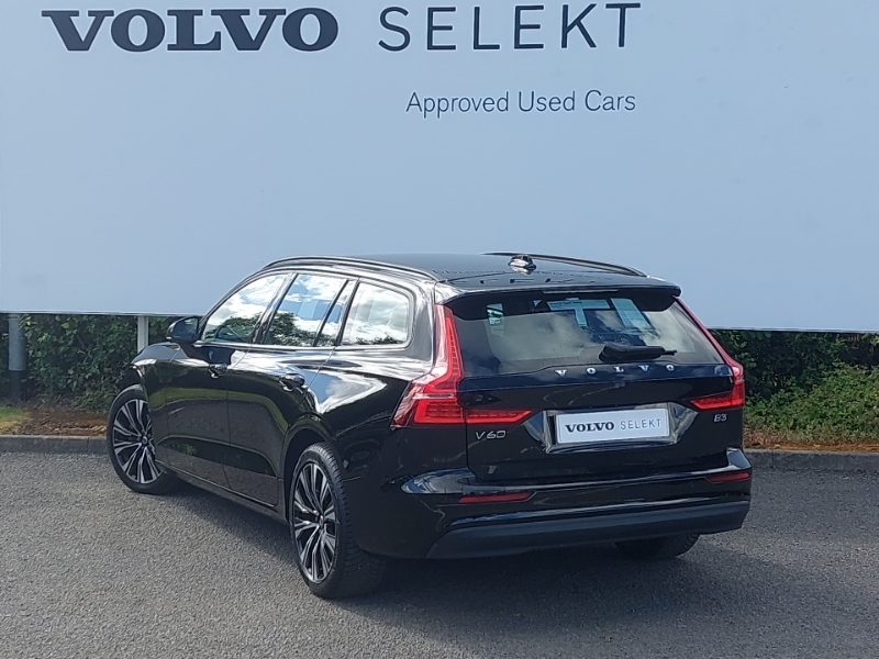 Volvo V60 2.0 B3p Core 7 Speed Black #2