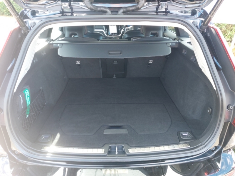 Volvo V60 Plus Black #18