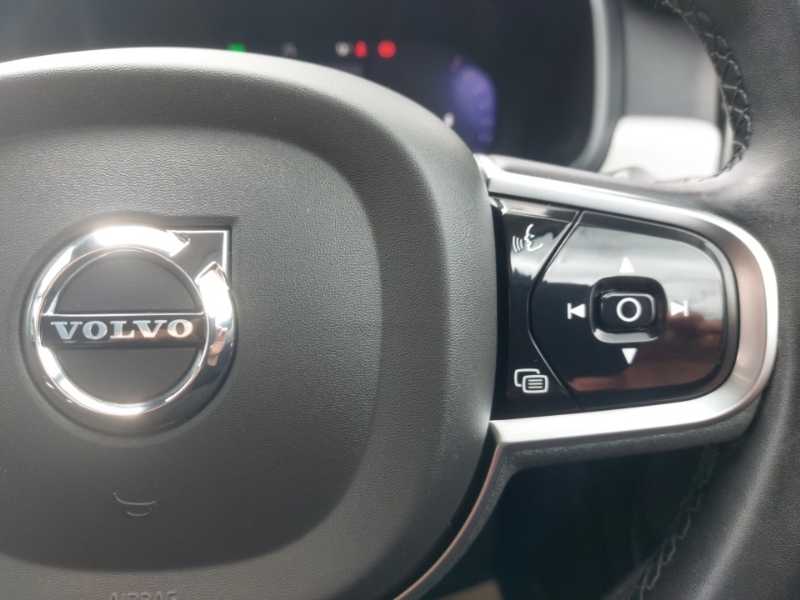 Volvo V90 Ultimate Black #13