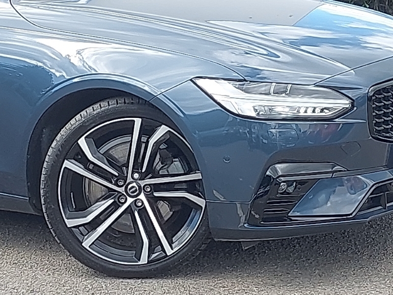 Volvo V90 Ultimate Black #20