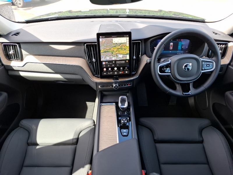 Volvo XC60 2.0 B5p Plus Dark Awd Geartronic Blue #3