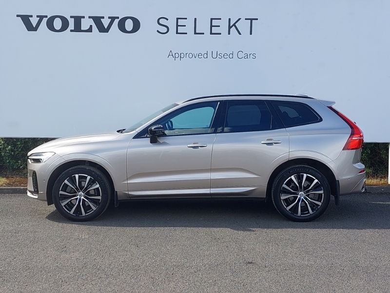 Volvo XC60 2.0 B5p Ultimate Dark Awd Geartronic Gold #4