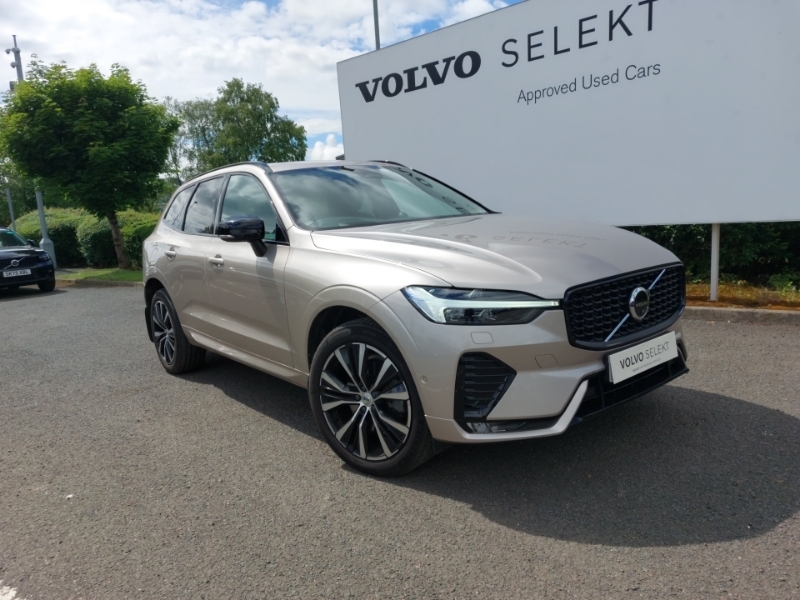 Volvo XC60 2.0 B5p Ultimate Dark Awd Geartronic Gold