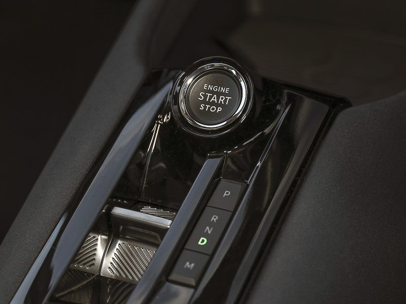 Alfa Romeo Junior 1.2 Turbo Ibrida Black #17