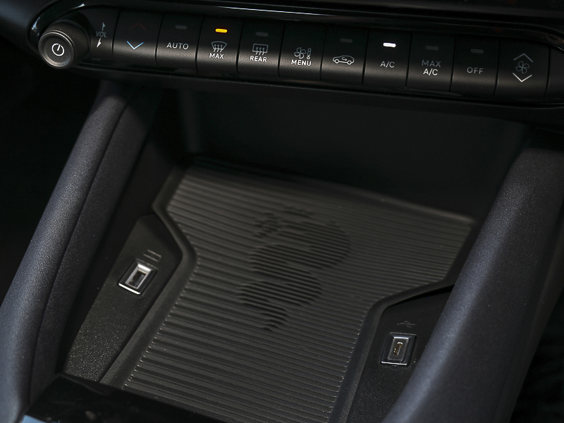 Alfa Romeo Junior 1.2 Turbo Ibrida Black #15