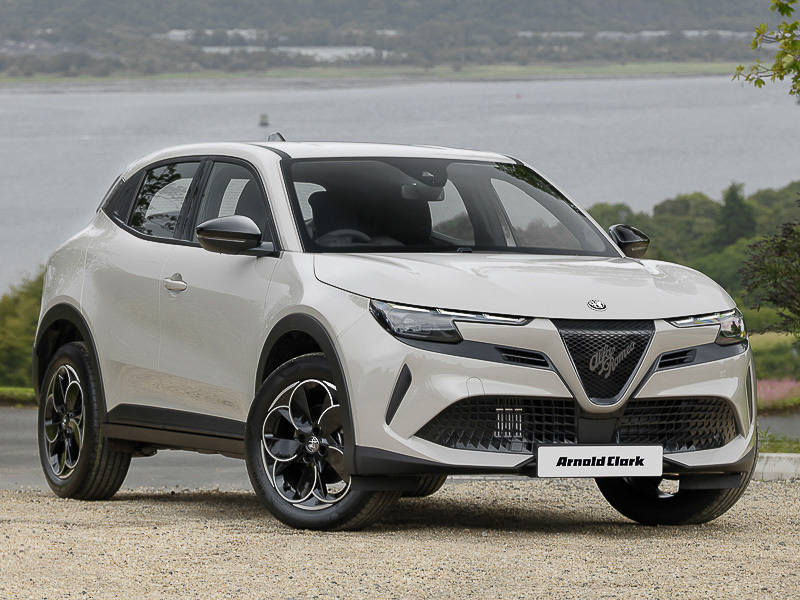 Alfa Romeo Junior 1.2 Turbo Ibrida Beige