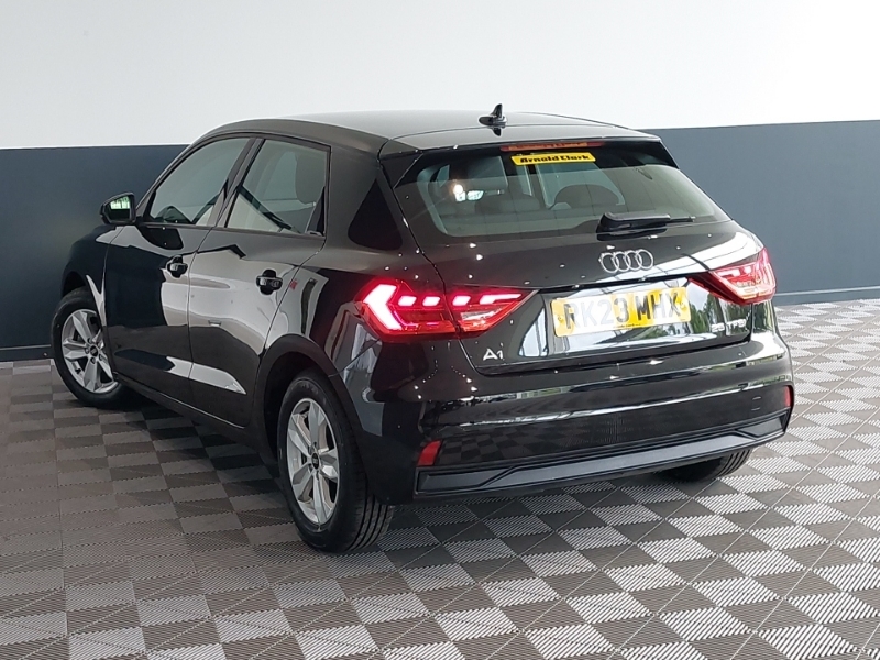 Audi A1 25 Tfsi Technik Black #2