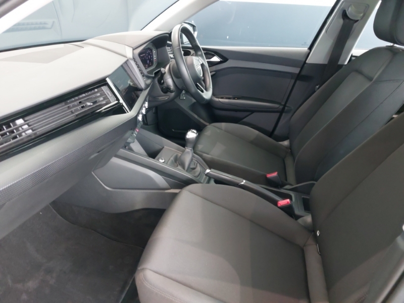 Audi A1 25 Tfsi Technik Black #5
