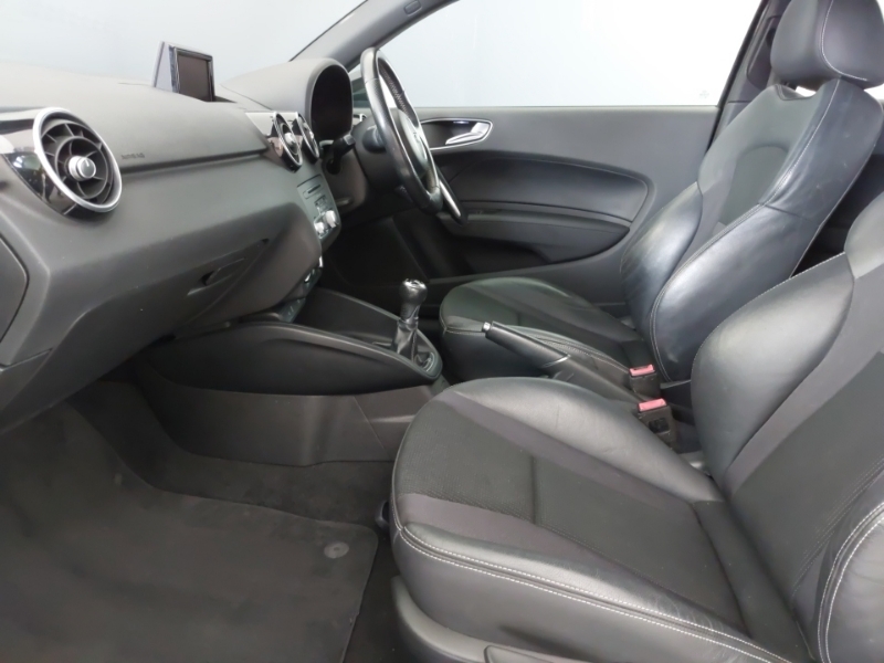 Audi A1 1.4 Tfsi 150 S Line AU65XJC Black #5
