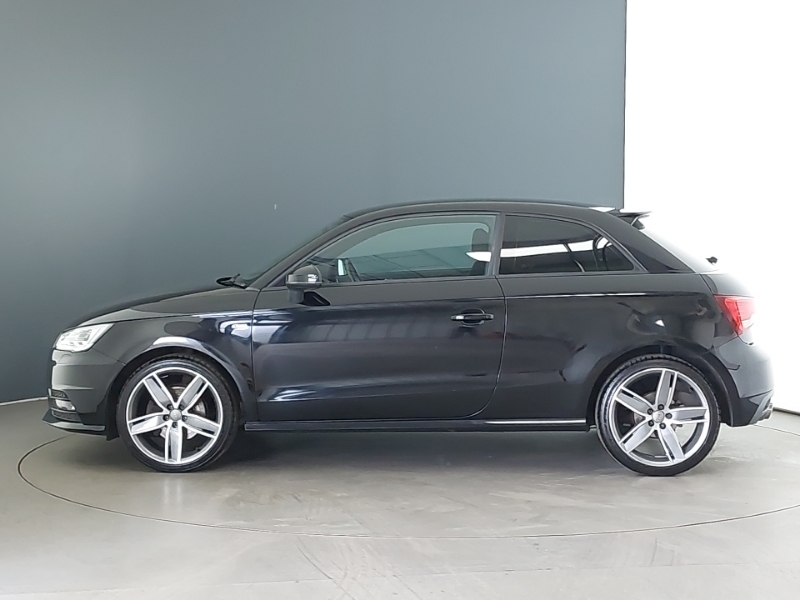 Audi A1 1.4 Tfsi 150 S Line AU65XJC Black #4