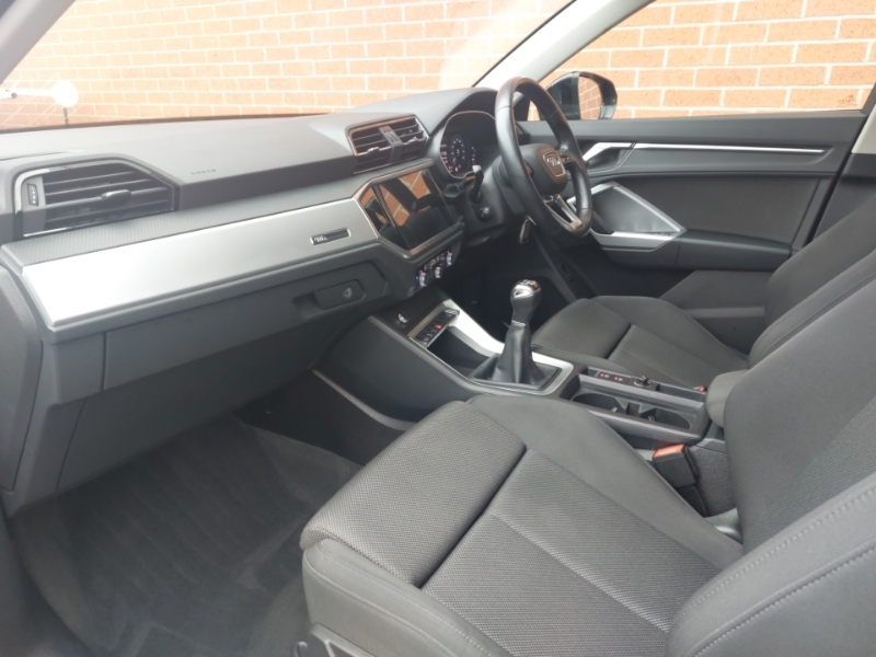 Audi Q3 35 Tfsi Sport LX20ZKE Black #5