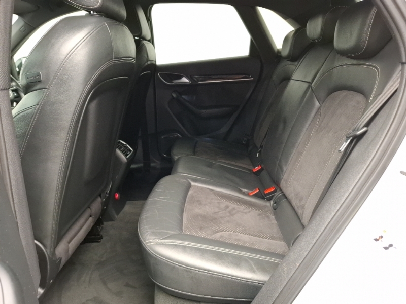 Audi Q3 1.4T Fsi Black Edition S Tronic White #6