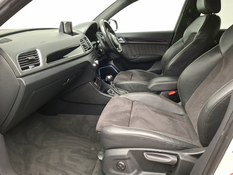 Audi Q3 1.4T Fsi Black Edition S Tronic White #5
