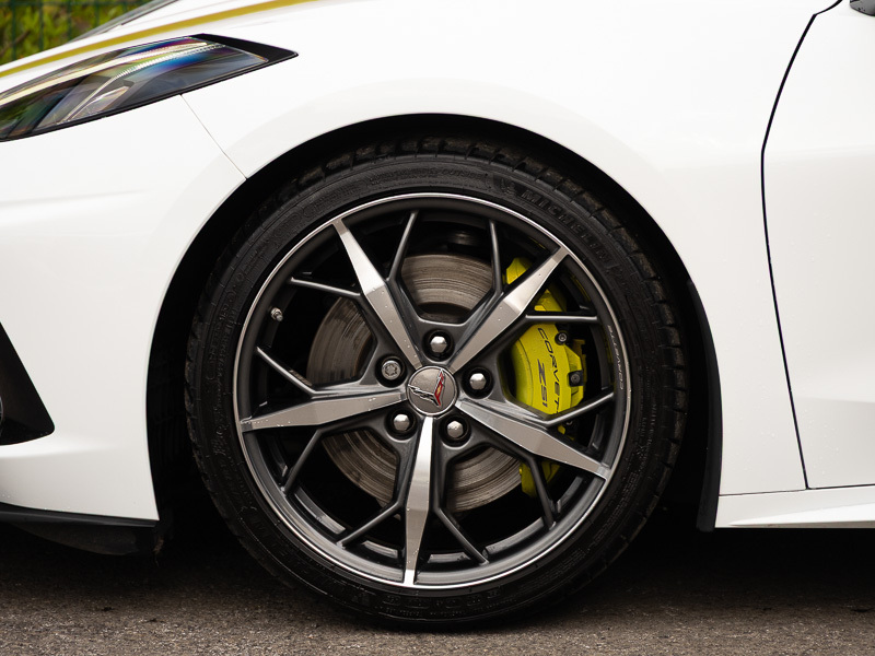 Chevrolet Corvette 6.2 White #17