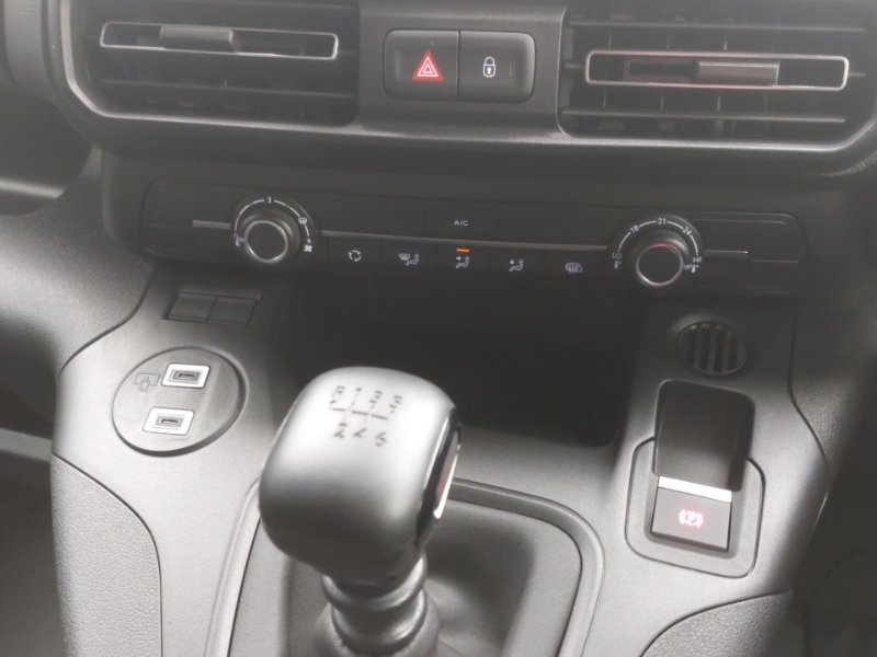 Citroen Berlingo 1.5 D 130 Plus M Black #10