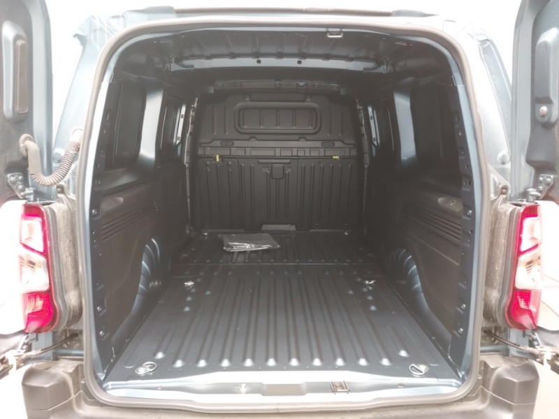 Citroen Berlingo 1.5 D 130 Plus M Black #18
