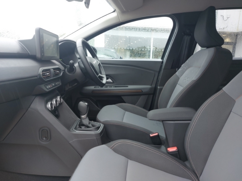 Dacia Jogger 1.6 Hev Extreme Green #5