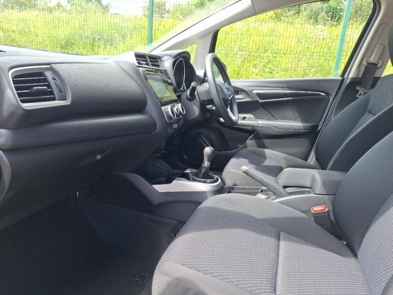 Honda Jazz 1.3 I-vtec Se White #5