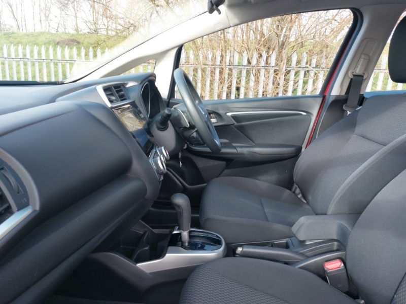 Honda Jazz 1.3 I-vtec Se Cvt Red #5