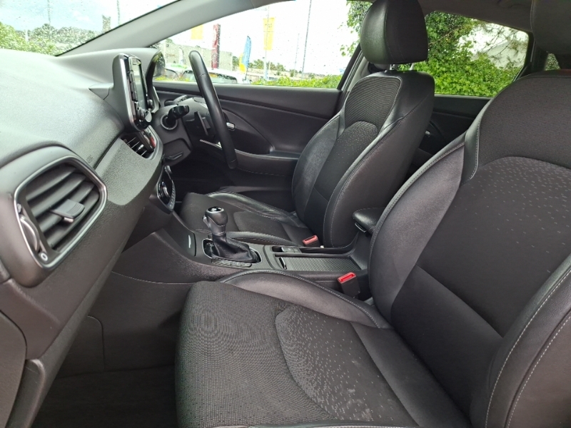 Hyundai I30 1.6 Crdi Premium Dct White #5