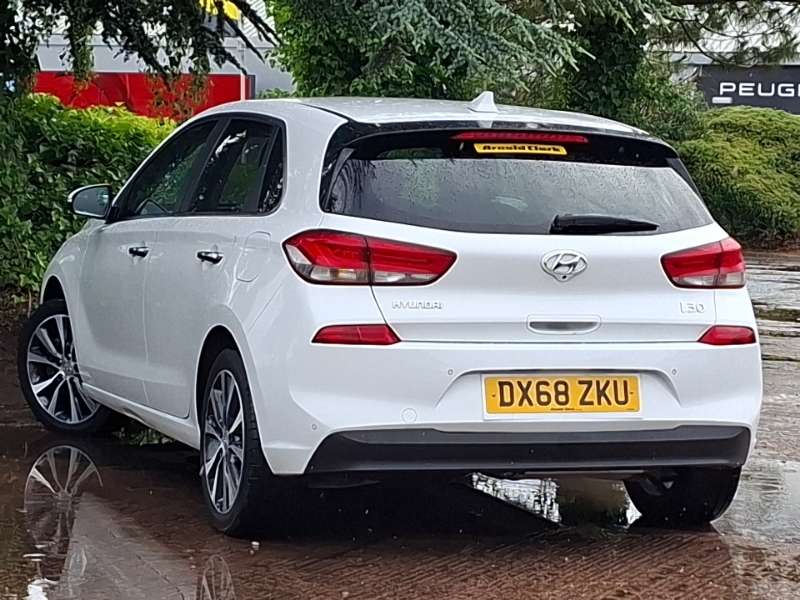 Hyundai I30 1.6 Crdi Premium Dct White #2