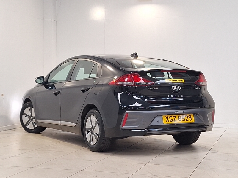Hyundai Ioniq 1.6 Gdi Hybrid Se Connect Dct Black #2