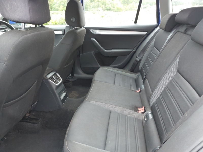 Skoda Octavia 1.5 Tsi Se Technology Blue #6