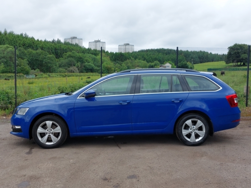 Skoda Octavia 1.5 Tsi Se Technology Blue #4